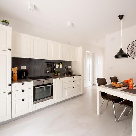 Casa Ol'Bol - Modern Apartment With Seaview And Private Large Backyard Екстериор снимка